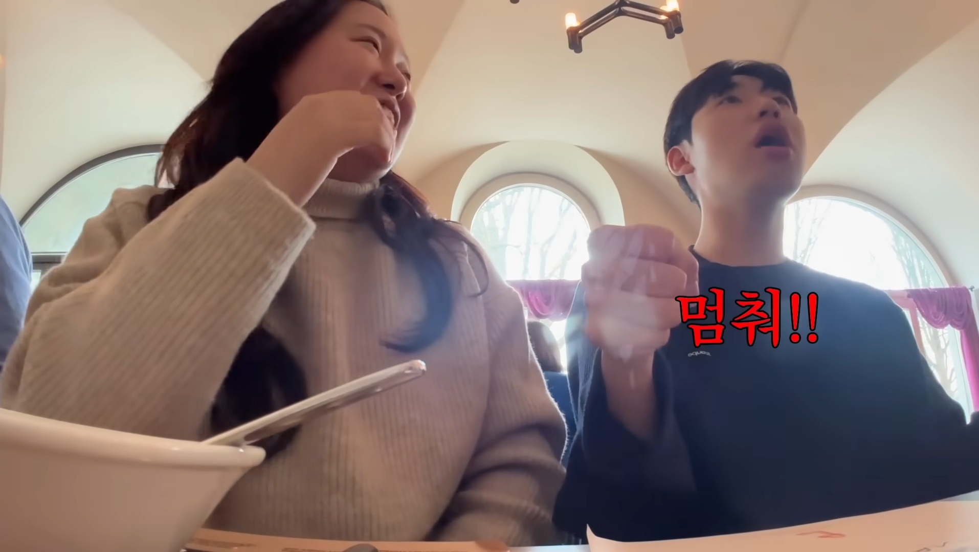 성격이 정반대라 더 웃긴 찰스(ENFP)와 승헌쓰(ISTP) | 인스티즈