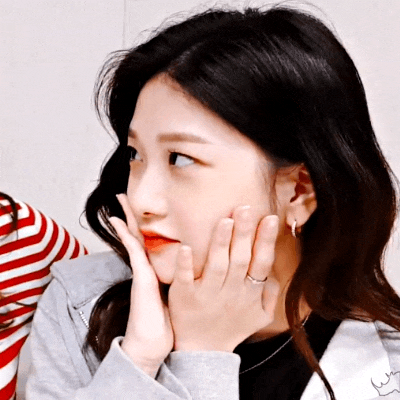 안경이 잘어울리는 프로미스나인 이서연 | 인스티즈