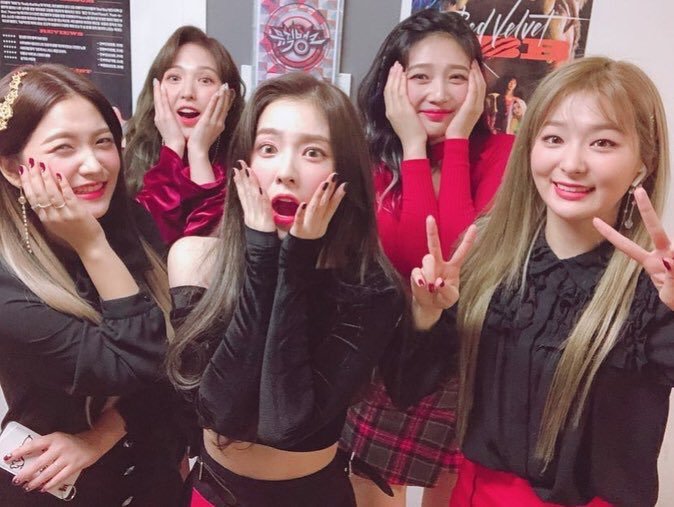 RBB 컴백 첫방 후 레드벨벳 인스타그램 + 오늘 음악중심 의상 | 인스티즈