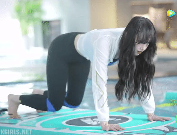 수영장에서 레깅스입은 성소 ㄷㄷ.gif | 인스티즈