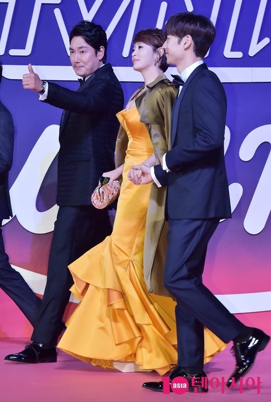 반응 난리난 김혜수 이제훈 둘이 너는펫 현실판이란 반응들이 쏟아지는 이유 (주인님과 인간펫) | 인스티즈