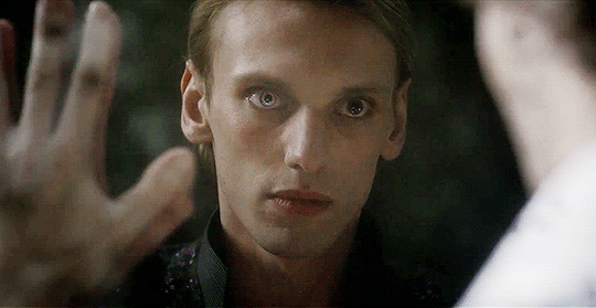 신비한 동물사전에 젊은 그린델왈드 역으로 재등장하는 제이미 캠벨 바우어 | 인스티즈