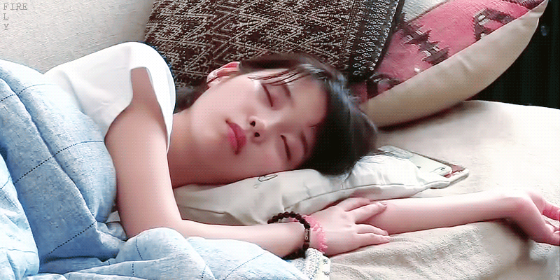 일기 스타일이 정말 다른 아이유와 태연 | 인스티즈