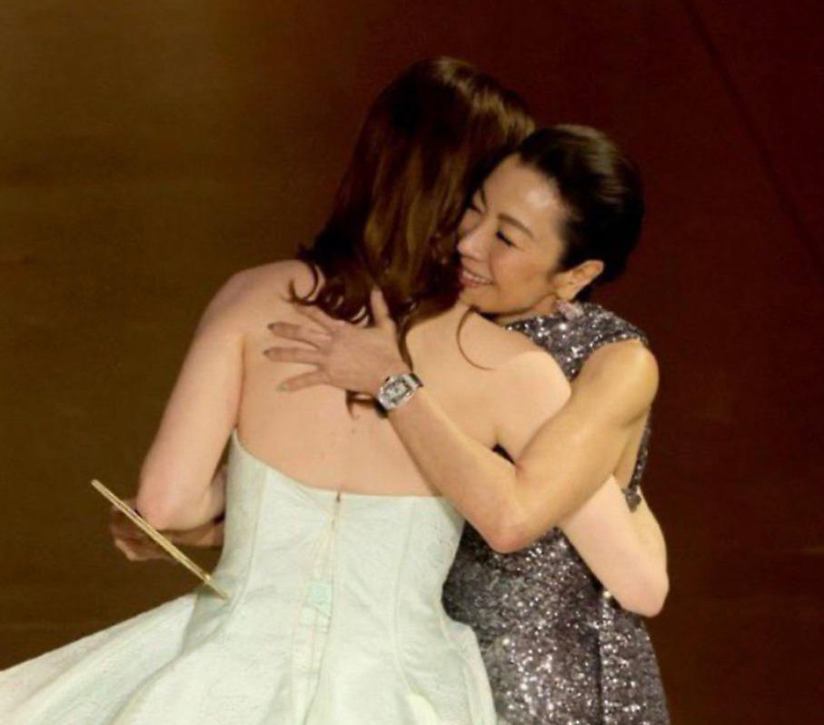 오스카 시상식 기념: 1년 전 엠마스톤-양자경 인종차별 이슈 정리글.jpg | 인스티즈