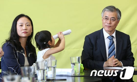 문재인 대통령 레전드 짤 4개.gif | 인스티즈