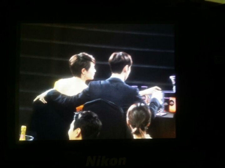 반응 난리난 김혜수 이제훈 둘이 너는펫 현실판이란 반응들이 쏟아지는 이유 (주인님과 인간펫) | 인스티즈