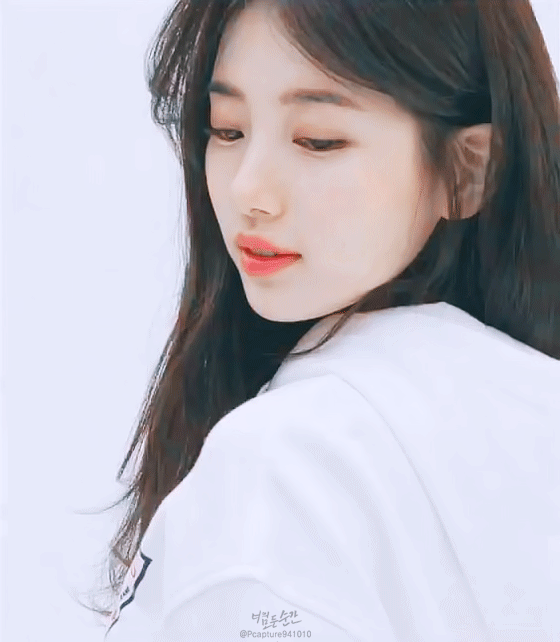 수지의 흰티 청바지 핏 | 인스티즈
