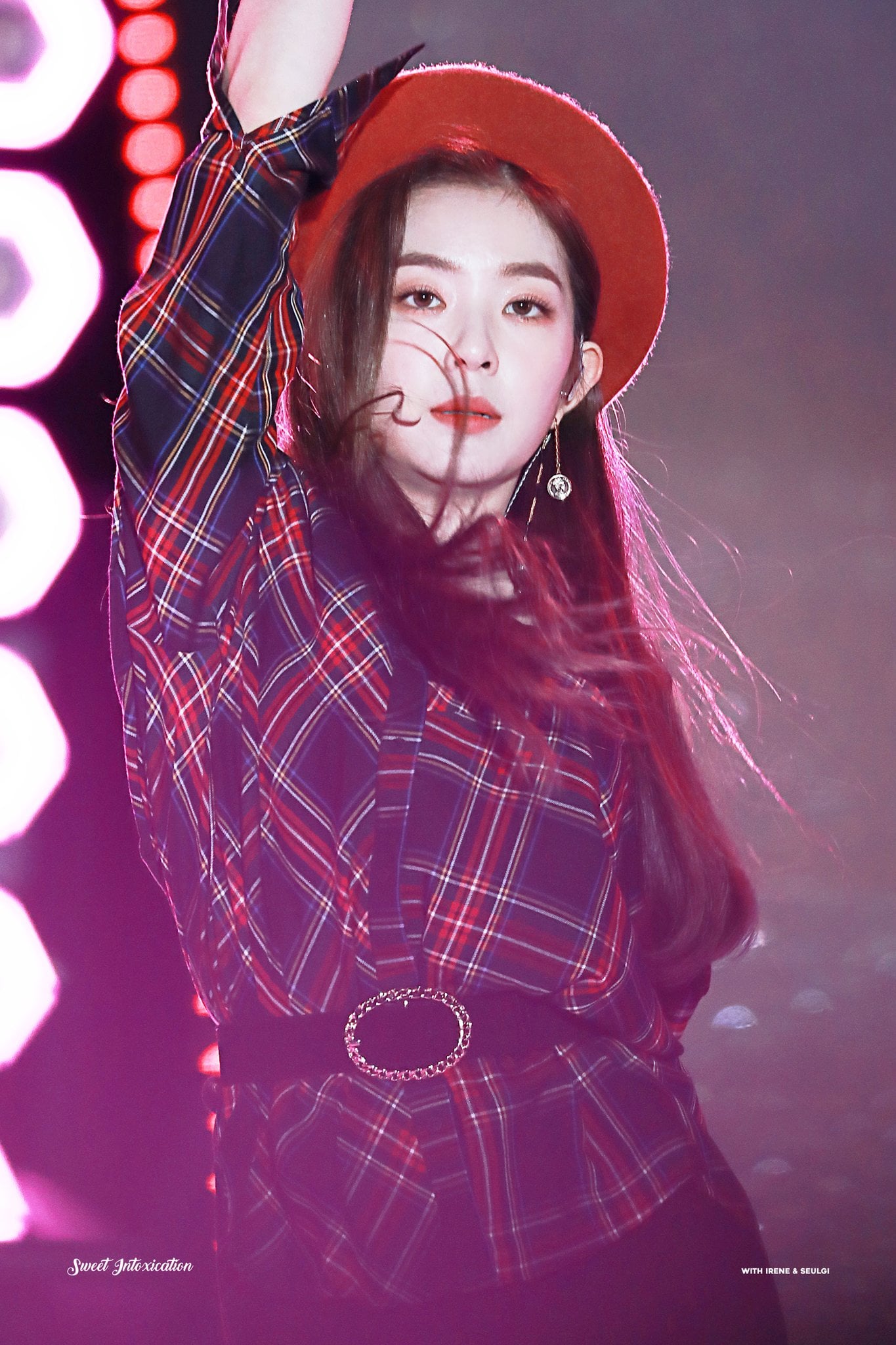 베레모가 잘어울리는 레드벨벳 아이린.jpgif | 인스티즈