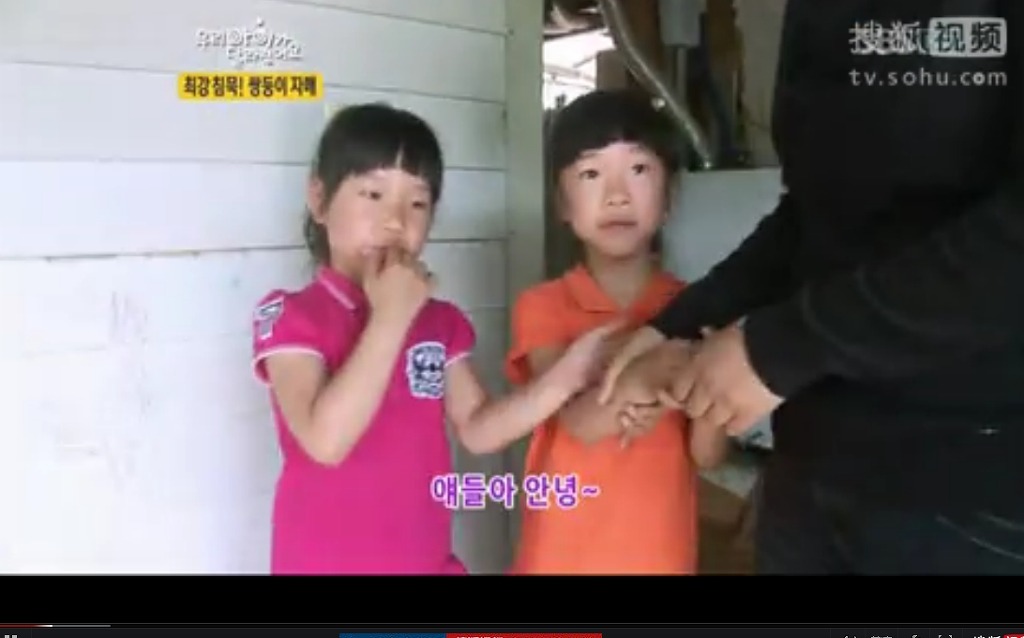 우리아이가 달라졌어요 말안하는 쌍둥이 자매!!!!!! | 인스티즈