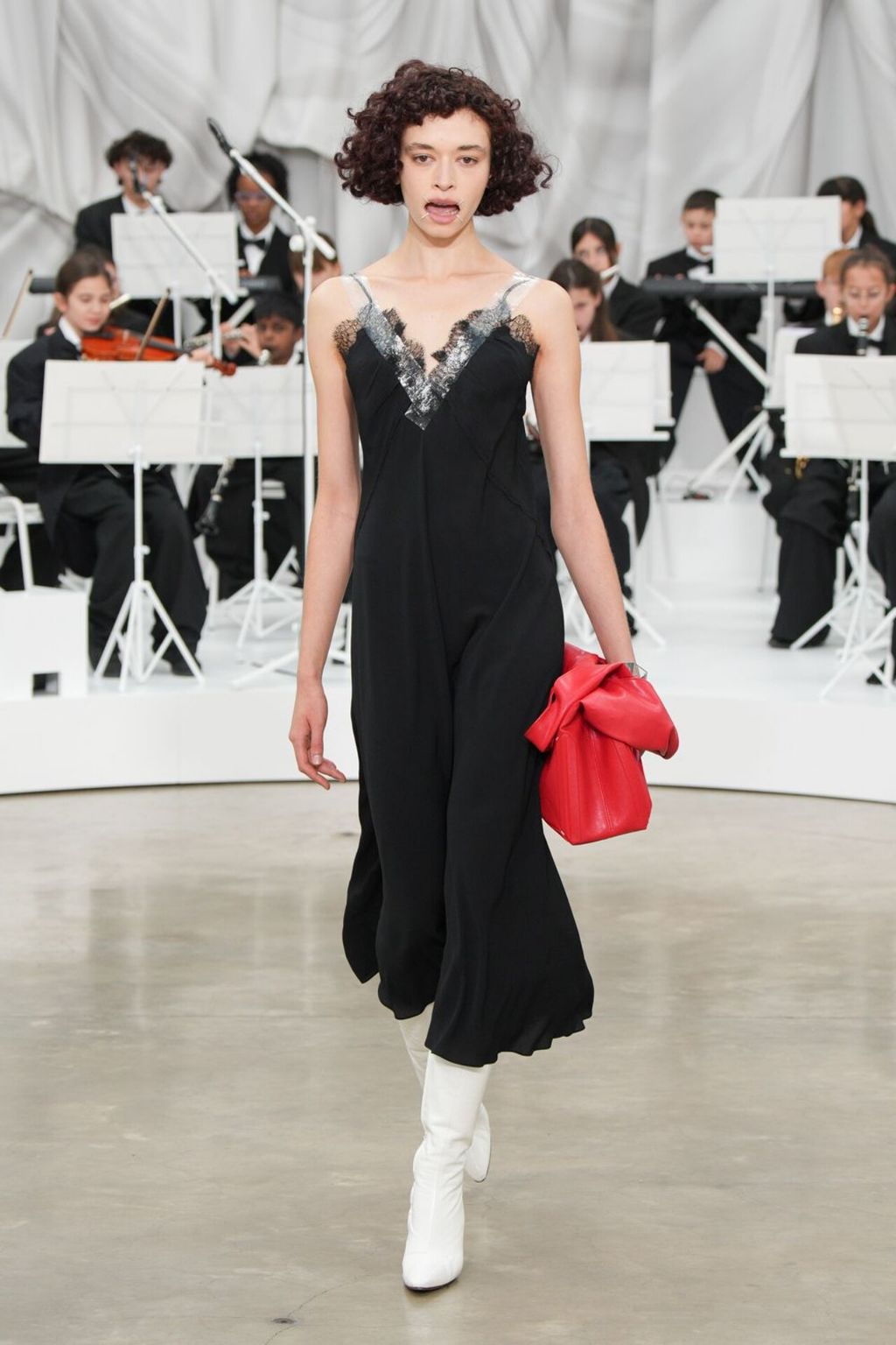 프랑스 명품 메종 마르지엘라가 최근 출시한 박스백 | 인스티즈