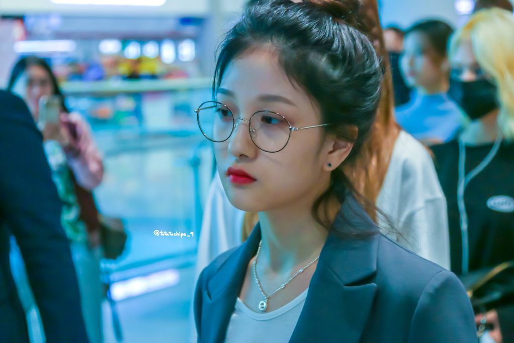 안경이 잘어울리는 프로미스나인 이서연 | 인스티즈