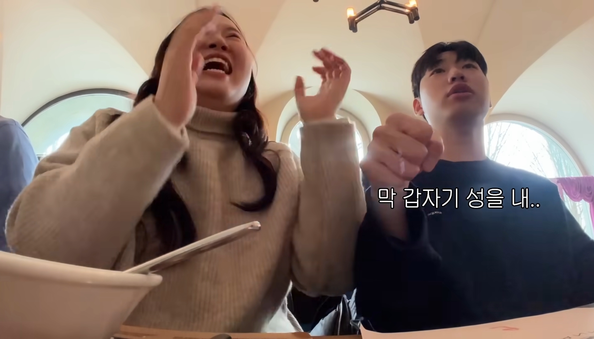 성격이 정반대라 더 웃긴 찰스(ENFP)와 승헌쓰(ISTP) | 인스티즈