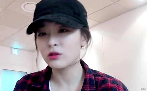 땀이 많아서 스태프가 힘들어한다는 레드벨벳 슬기.jpgif | 인스티즈