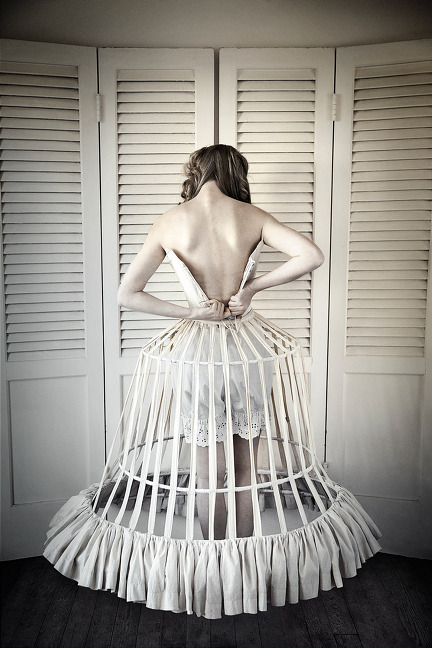 공주풍 드레스의 극치-크리놀린 드레스 | 인스티즈