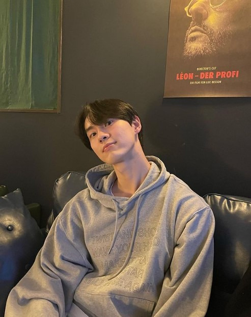 드디어 캐스팅이 완료된 BL드라마화 '비밀사이' 주인공들 (웹툰 비밀사이 원작 맞음) | 인스티즈