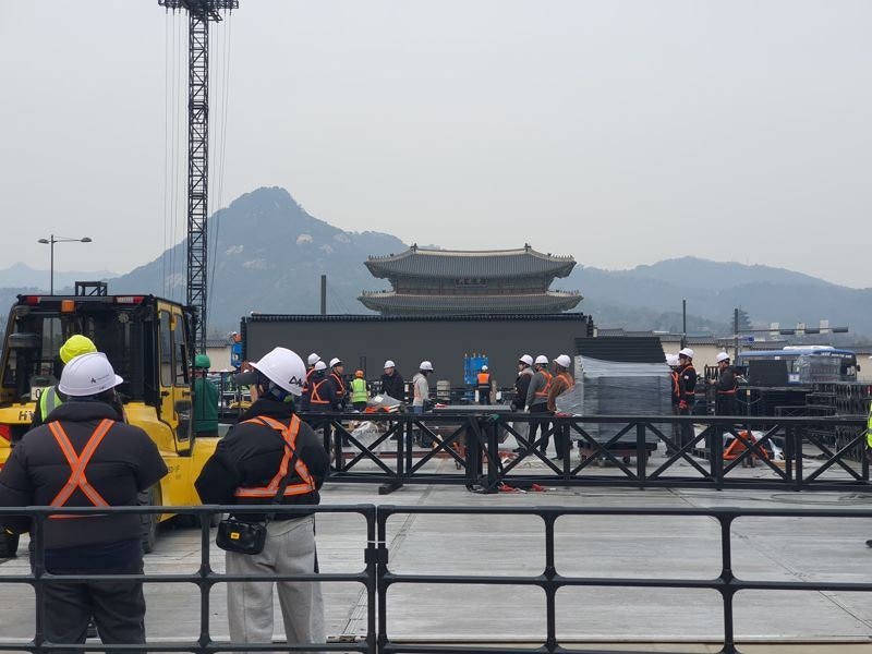 "광화문 100m 가는데 10분"…BTS 공연 준비에 시민 '우회 행렬' | 인스티즈