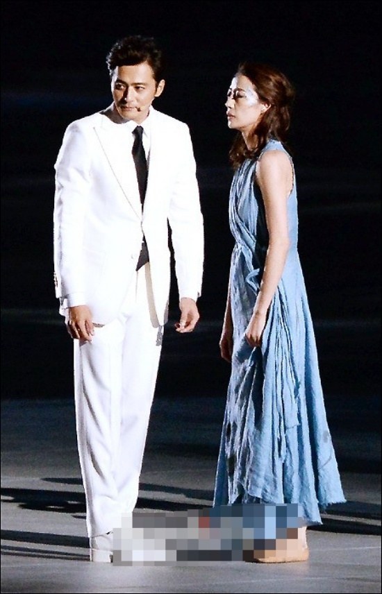 남자 연예인 중 최고 소두 | 인스티즈