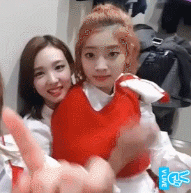 [twice] 트와이스 맏언니 나연이의 나쁜손.......gif | 인스티즈