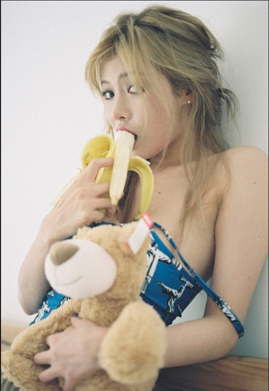 퇴폐미를 로리로 잘못 해석하고있는 것 같은 몇몇 국내 여자연예인들 | 인스티즈