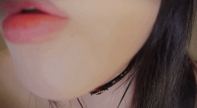 컨셉이 너무 노골적이라 호불호 갈리는 ASMR 유튜버.jpg | 인스티즈
