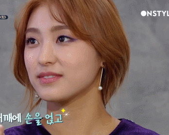 [립스틱프린스] 잘생긴 남자를 봤을 때 여자의 눈빛 반응.GIF | 인스티즈