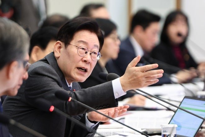 이재명 대통령 "생리대, 고급이라 비싸? 아예 무상공급 검토하라” | 인스티즈