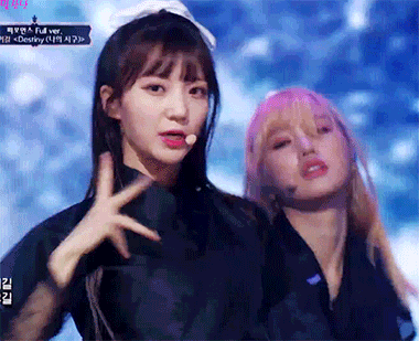 [움짤] 어제자 퀸덤 오마이걸 지호, 아린, 비니.gif | 인스티즈