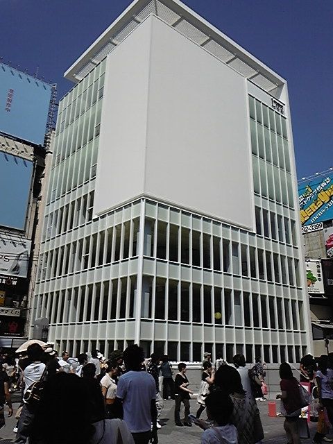 일본 오사카에서 땅값이 가장 비싼 건물. jpg | 인스티즈