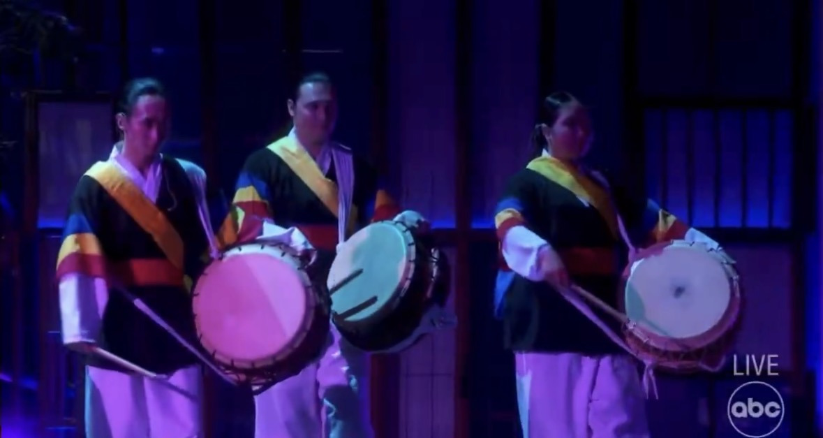 케데헌 오프닝을 그대로 재현한 아카데미시상식 골든 무대 | 인스티즈