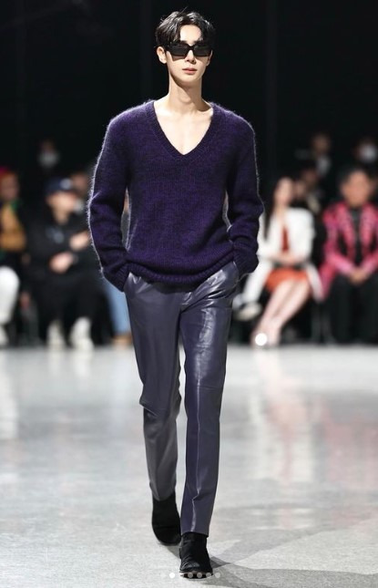 드디어 캐스팅이 완료된 BL드라마화 '비밀사이' 주인공들 (웹툰 비밀사이 원작 맞음) | 인스티즈