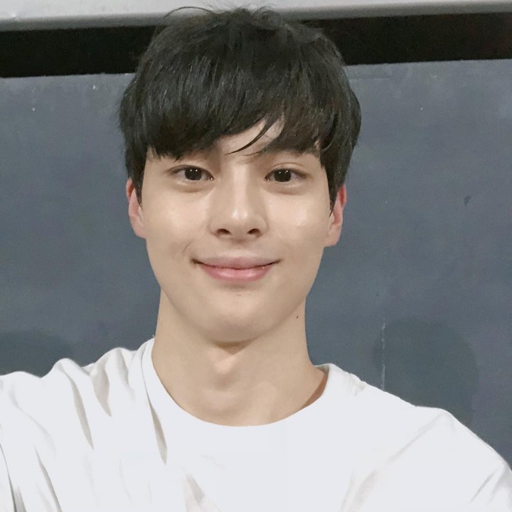 오늘 팬미팅에서 셀카 찍어준 노잼봇.jpg | 인스티즈