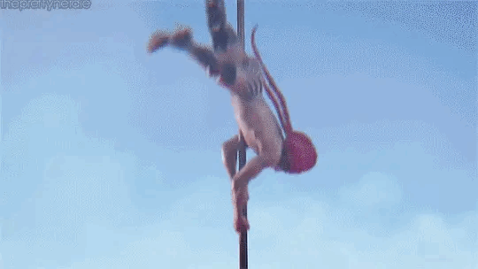 폴댄스 추면서 지옥 가고 사탄이랑 부비는 뮤비 나와서 난리남.gif | 인스티즈