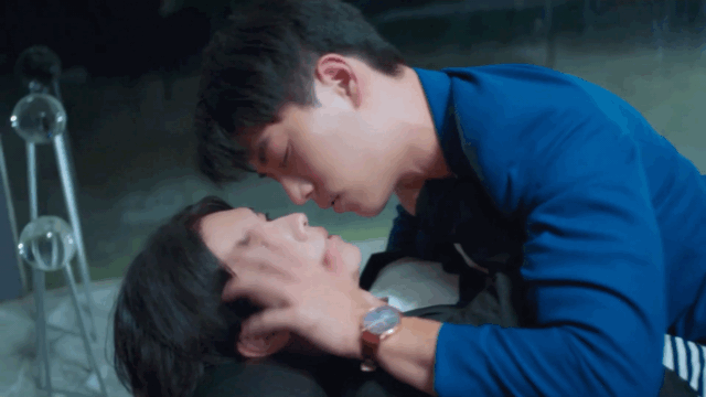 1등공×2등수 배틀호모를 실현시킨 대만 BL 드라마 (+위스키 3잔 먹고 찍었다는 키스신) | 인스티즈