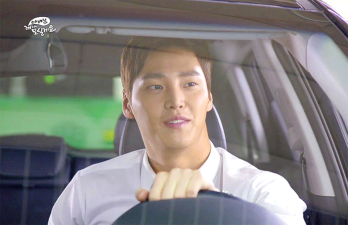 호감가는 여자가 사랑스러울 때 나오는 남자 눈빛.gif | 인스티즈
