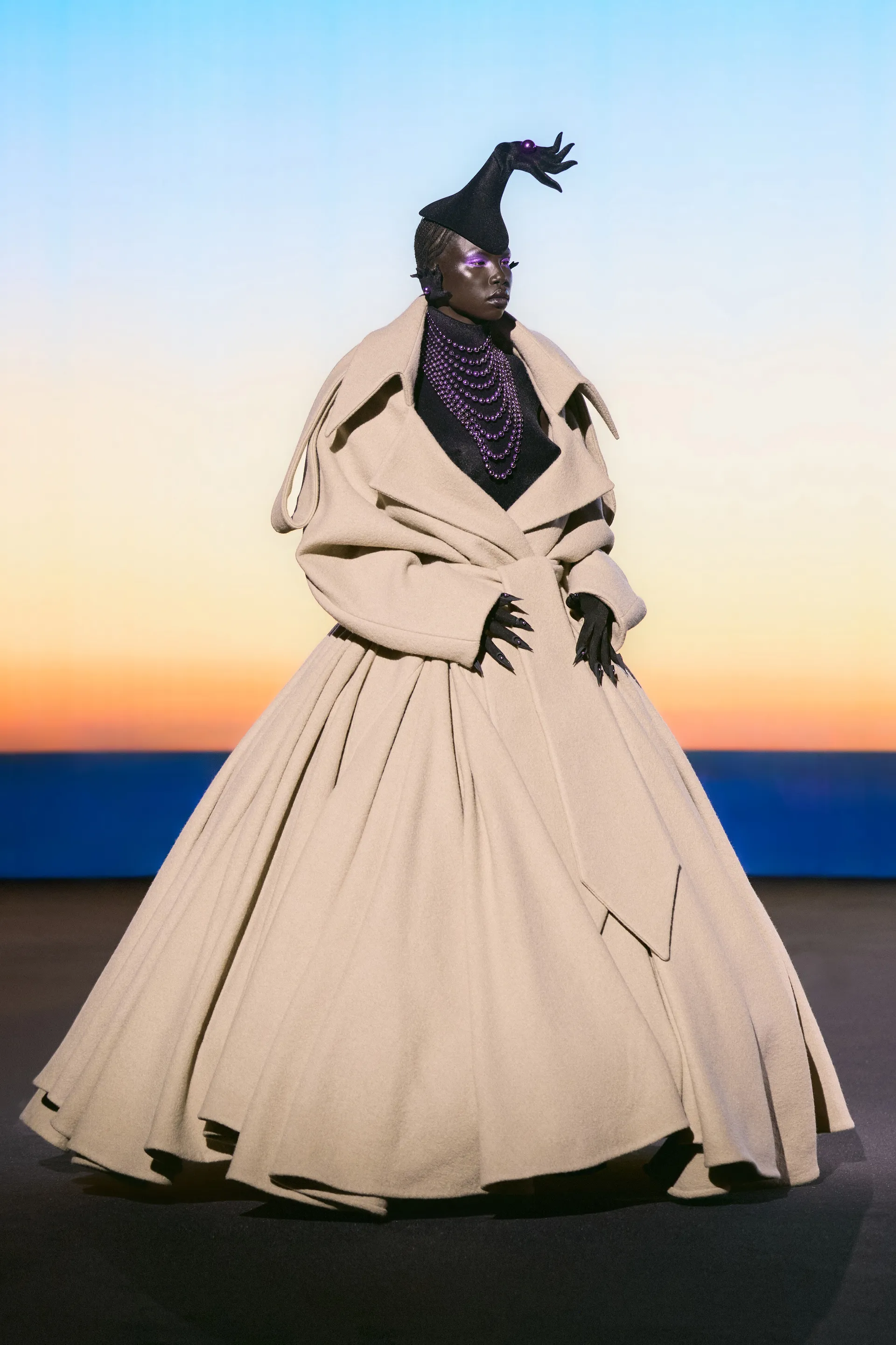 자신의 꿈을 옷에 투영했다는 홍콩 디자이너 | 인스티즈