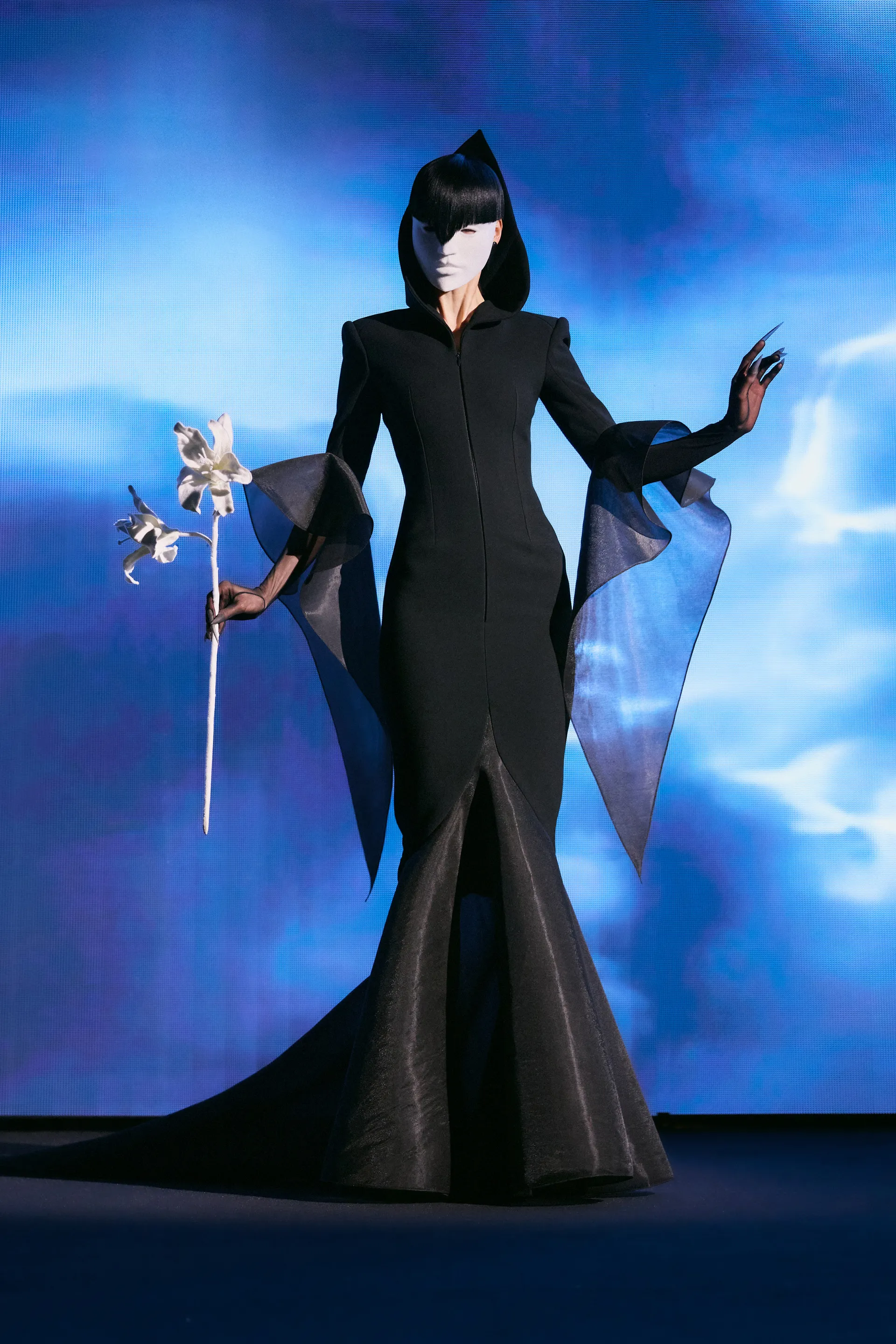 자신의 꿈을 옷에 투영했다는 홍콩 디자이너 | 인스티즈