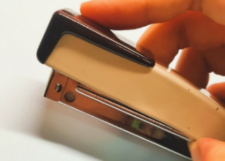 생각보다 아직 모르는 사람이 많은 스테이플러 사용법 | 인스티즈