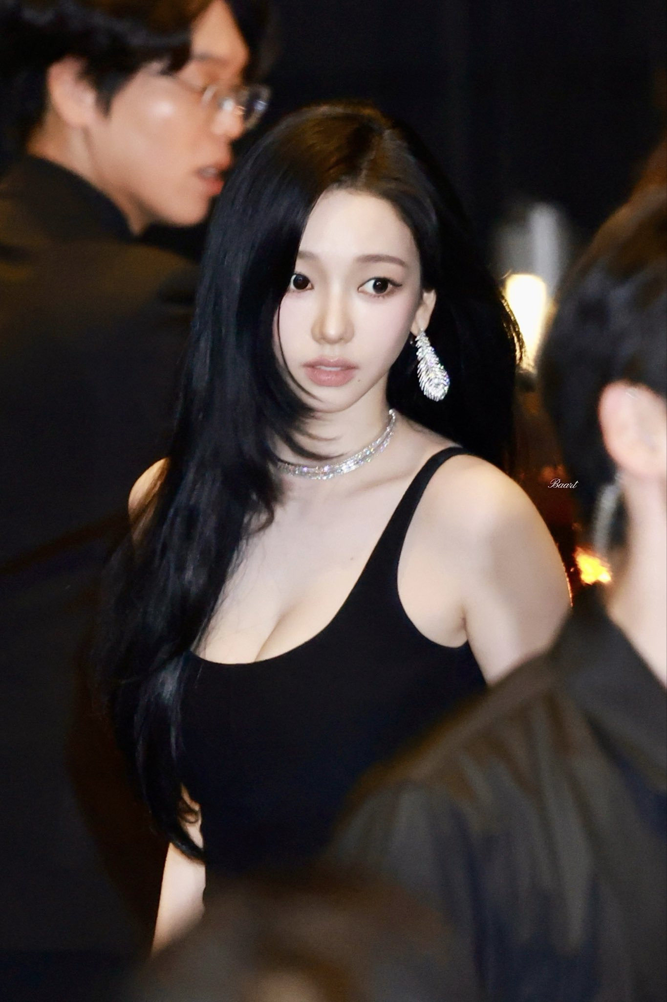 엄청난 모습으로 W코리아 자선행사에 참석한 에스파 카리나 .jpgif | 인스티즈