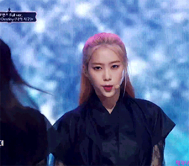 [움짤] 어제자 퀸덤 오마이걸 지호, 아린, 비니.gif | 인스티즈
