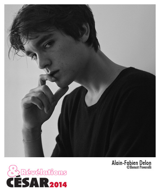 알랭 들롱의 아들과 손녀 비주얼.jpg | 인스티즈