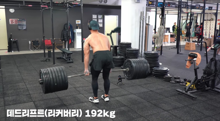 3대 600 친다는 운동 유튜버 말왕.jpgif | 인스티즈