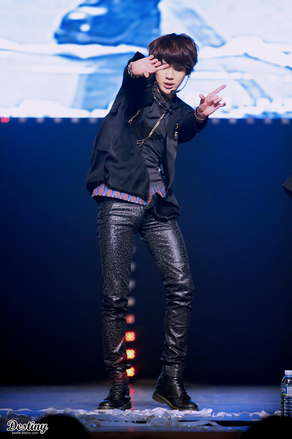  아이돌로 알아본 여자들이 좋아하는 남자 몸매 유형들 | 인스티즈