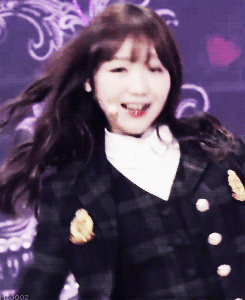 흔들리지 않는 여자아이돌 앞머리.gif | 인스티즈
