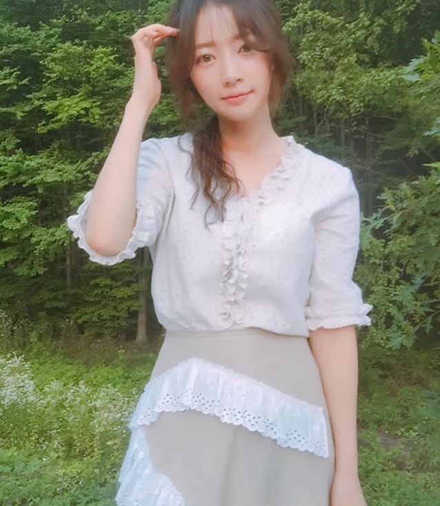 드디어 뜨고 있는 송하윤(김별) 최근 사진들 | 인스티즈