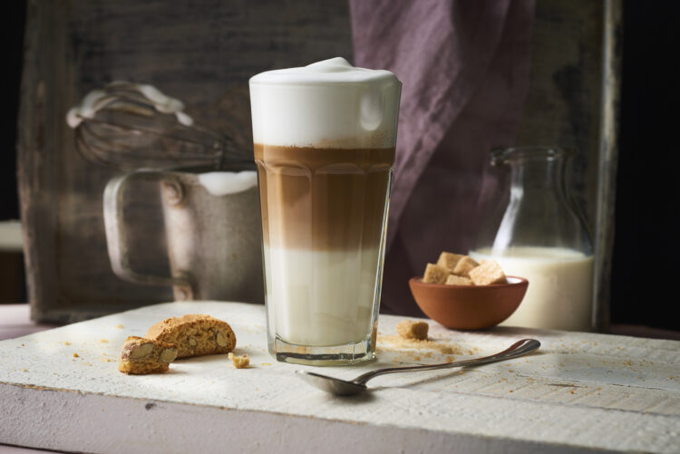 "달달한 라떼가 주름 만든다?”…피부 노화 부르는 커피의 '이것', 뭘까? | 인스티즈