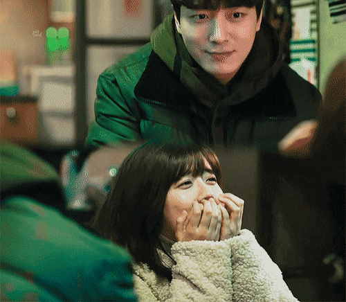 [365운명을거스르는1년] 애정씬 하나없이 애틋했던 장르물 속 남주-여주 서사.gif | 인스티즈
