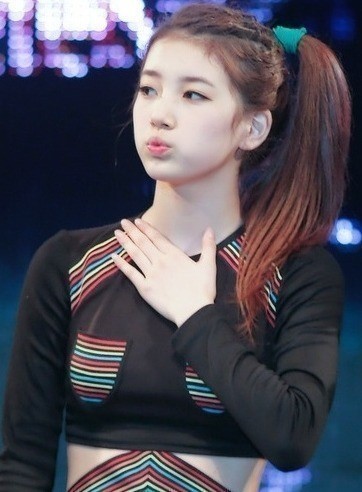 같이 티비 보던 가족도 누구냐고 물어봤던 데뷔초 수지 | 인스티즈