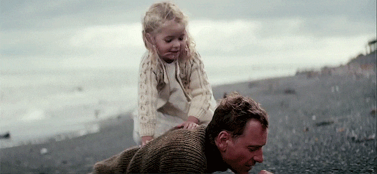 영화 파도가 지나간 자리 : The light between oceans (2016).gif | 인스티즈