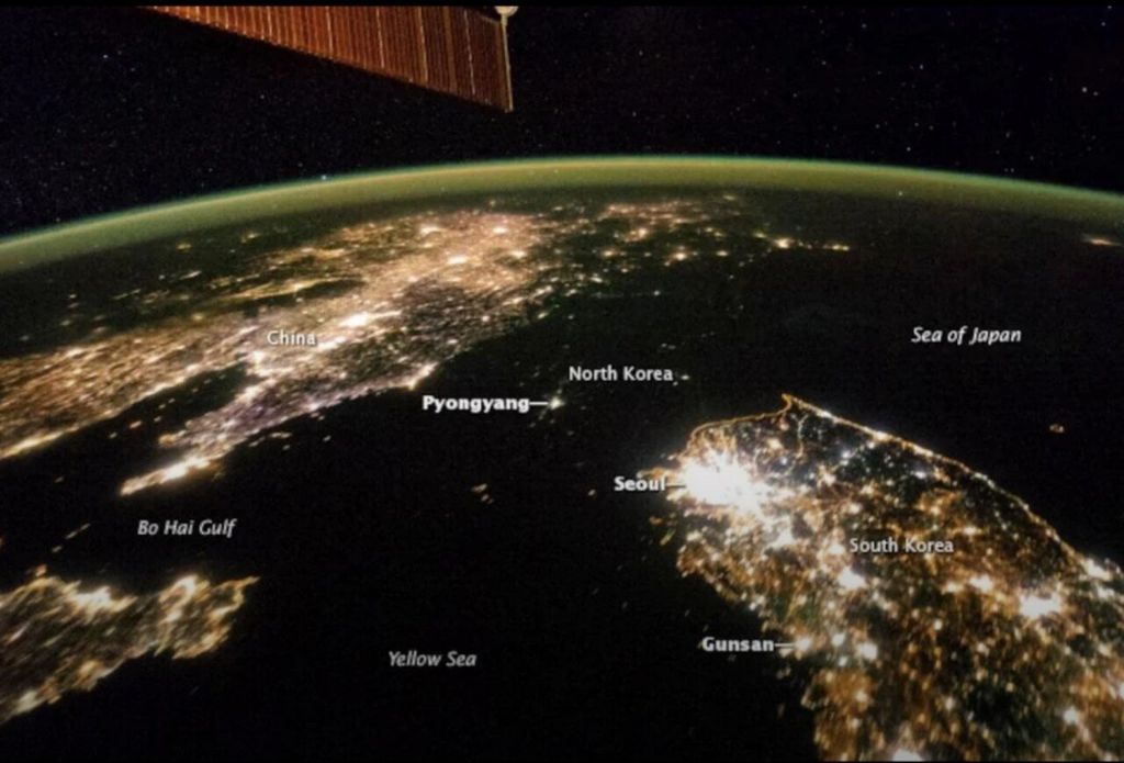 우주정거장에서 본 남북한 위성사진 | 인스티즈