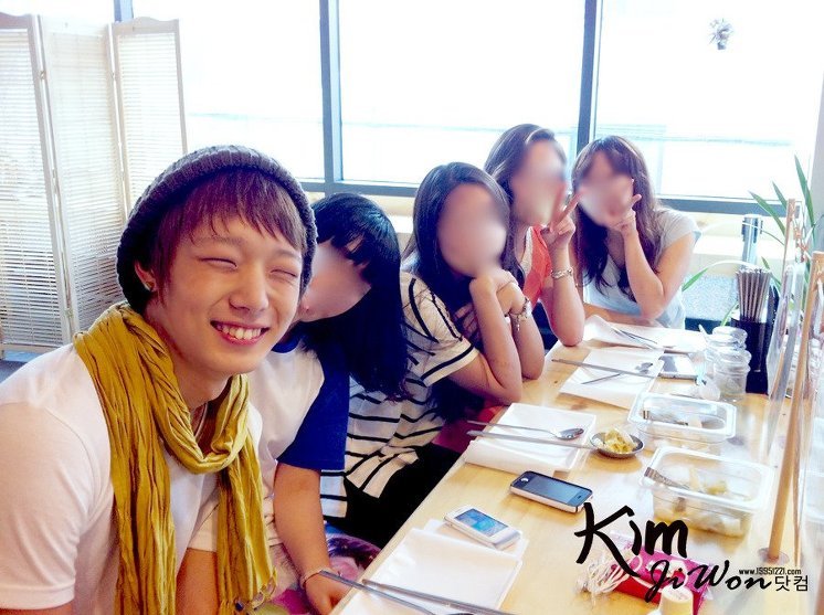 과거 싸이월드가 꽤 클린했던 아이돌들(몇안됨) | 인스티즈